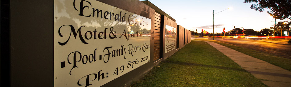 Emerald Gardens Motel & Apartments is walking distance to the hospital, shopping centers, cinemas, restaurants and bars, fast food  and sporting facilities